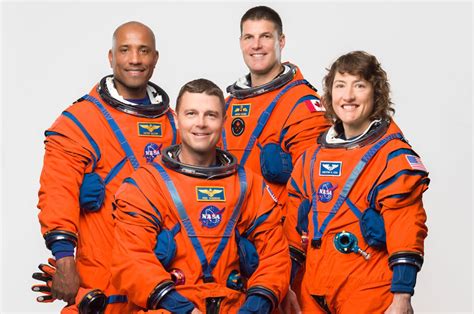 NASA announces 4 astronauts flying to the moon on Artemis II